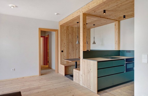 Avelengo Apartamento | Apartamento 'Lodge Larix' con vistas a la montaña, terraza privada y Wi-Fi
