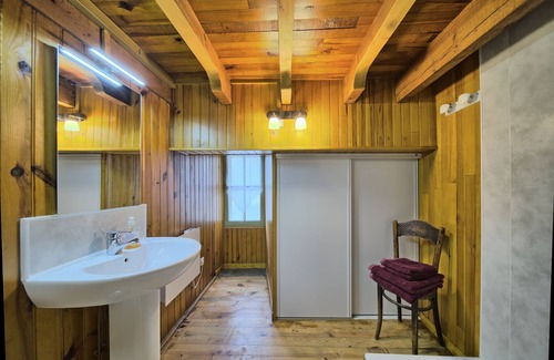 Arreau Apartamento | Apartment 'Loft En Duplex Avec Balcon Et Vue' with Mountain View and Balcony