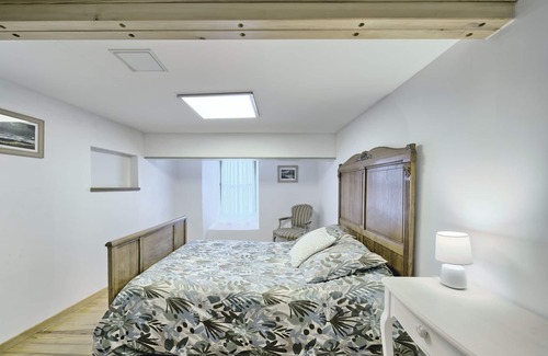 Arreau Apartamento | Apartment 'Loft En Duplex Avec Balcon Et Vue' with Mountain View and Balcony
