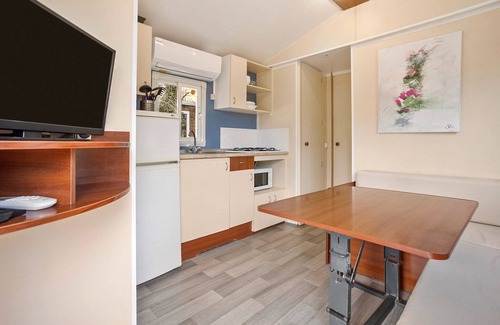 Le Val Apartamento | Apartment 'L’oliveraie Écuries Mas Di Gau' with Shared Pool, Wi-Fi and Air Conditioning