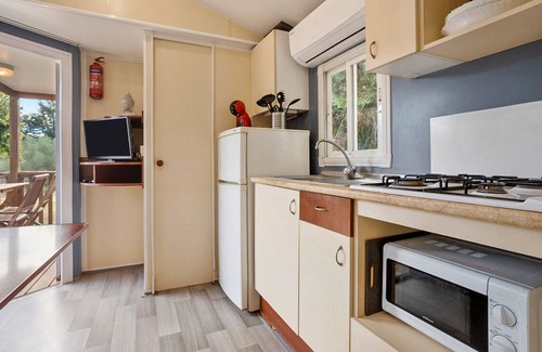 Le Val Apartamento | Apartment 'L’oliveraie Écuries Mas Di Gau' with Shared Pool, Wi-Fi and Air Conditioning