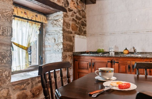 Caunedo Casa | Apartamento 'Lorences D' con vistas a la montaña