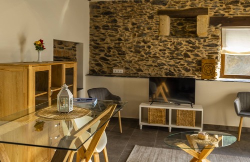 Navia Apartamento | Apartamento Los Paraxes --Casona del Campo en el Occidente asturiano con piscina