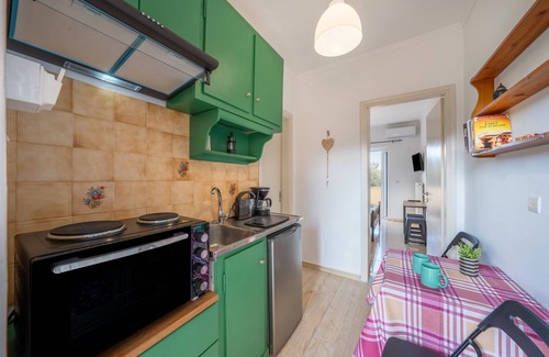 Almiros Beach Apartamento | Apartamento 'Lotus 1' con vistas al mar, Wi-Fi y aire acondicionado