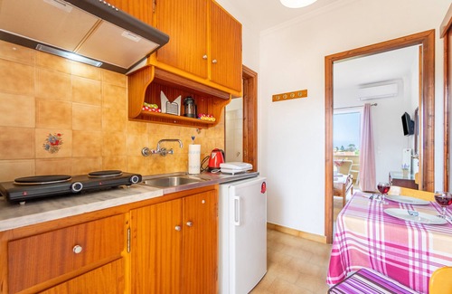 Almiros Beach Apartamento | Apartamento 'Lotus 4' con terraza compartida, Wi-Fi y aire acondicionado