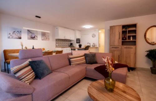 Blankenberge Apartamento | Apartment Lovely La Marée with lateral sea view by Interhome
