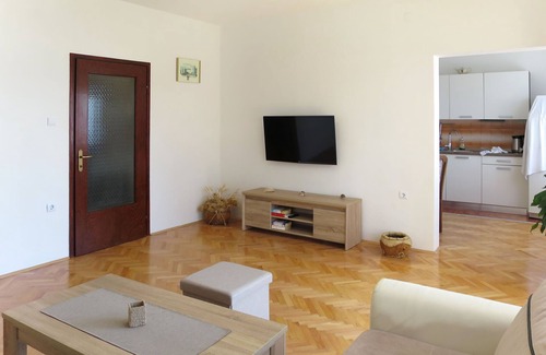 Novi Vinodolski Apartamento | Apartamento Luka by Interhome