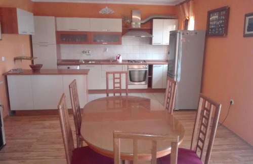 Seget Donji Apartamento | Apartment Luka