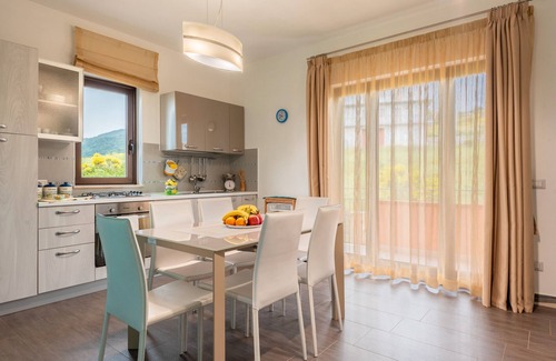 Tusa Apartamento | Apartamento 'Luna Nuova' con vistas al mar, Wi-Fi y aire acondicionado