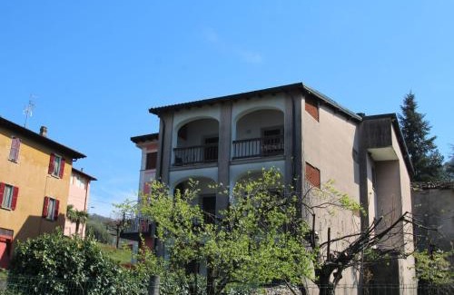 Lavena Ponte Tresa Apartamento | Apartment Lungolago by Interhome