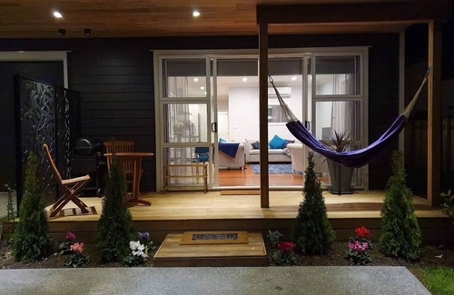 Arkles Bay Apartamento | Apartment · Luxury Waterfront Apartment - Spa pool & Kayaks