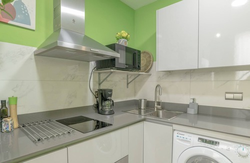 Cadiz Apartamento | Apartamento 'Luz, A Pie De Playa' con Wi-Fi y aire acondicionado