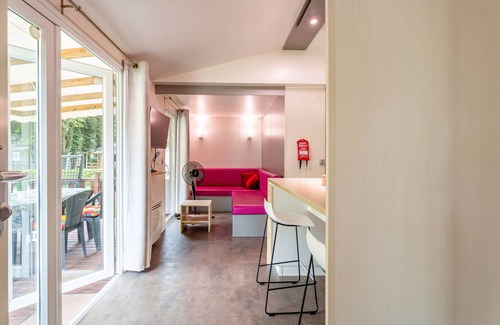 Boofzheim Apartamento | Apartment 'Lydia's Mobile Home' with Shared Pool, Private Terrace and Private Garden