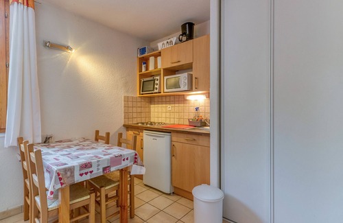 Le Bourg-d'Oisans Apartamento | Apartamento 'Lynx' con vistas a la montaña, jardín compartido y Wi-Fi