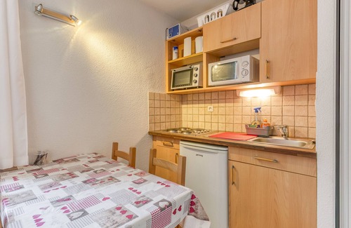 Le Bourg-d'Oisans Apartamento | Apartamento 'Lynx' con vistas a la montaña, jardín compartido y Wi-Fi