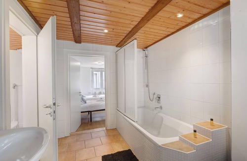 Schlatt Apartamento | Apartamento 'M B Homes Schlatt' con vistas al lago, terraza compartida y Wi-Fi