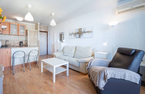 Playa Pobla de Farnals Apartamento | Apartamento 'Mabel' con piscina compartida, Wi-Fi y aire acondicionado