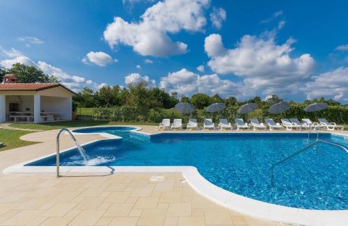 Modrusani Apartamento | Apartment Macini-2 by Interhome