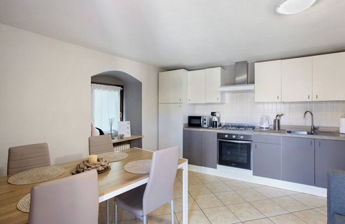 Pollein Apartamento | Apartamento 'Maison Bebe Comboé' con vistas a la montaña, balcón y Wi-Fi