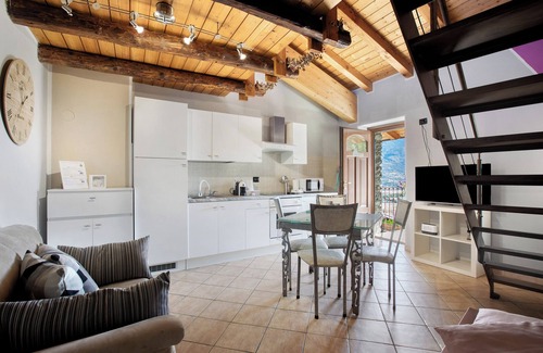Pollein Apartamento | Apartamento 'Maison Bebe Mont Emilius' con vistas a la montaña, terraza privada y Wi-Fi