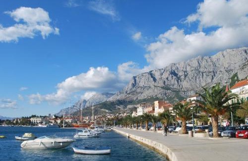 Bidol Apartamento | Apartment Makarska M&I, FREE PRIVATE PARKING