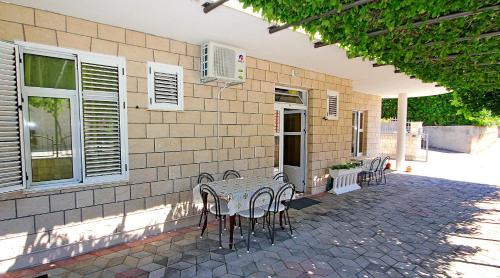 Bidol Apartamento | Apartment Makarska M&I, FREE PRIVATE PARKING