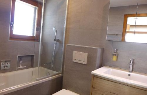 Randogne Apartamento | Apartment Mandarin B 19 by Interhome