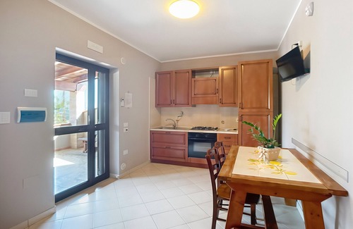 Chiesiola Apartamento | Apartamento 'Mapa - Carrubo' con vistas al mar, Wi-Fi y aire acondicionado