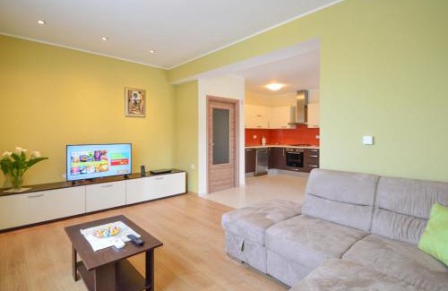 Mihotici Apartamento | Apartment Marijo by Interhome