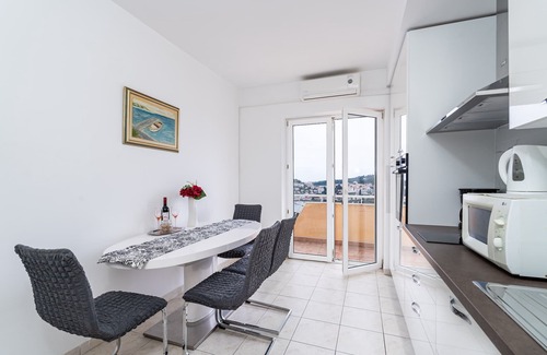 Gruz Apartamento | Apartment Marisol - Apartamento de un dormitorio con balcón y vistas al mar