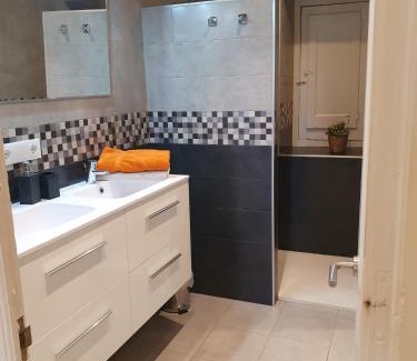 Cardona Apartamento | Apartment Market Square