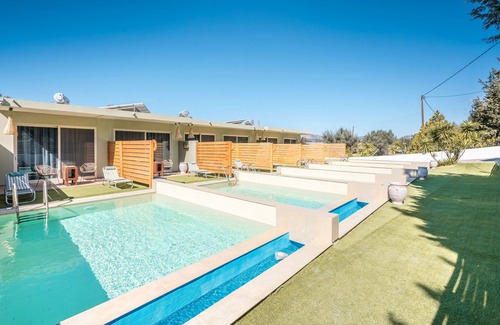 Archangelos Apartamento | Apartamento 'Mb Luxury Suites Charaki No 6' con piscina privada, Wi-Fi y aire acondicionado
