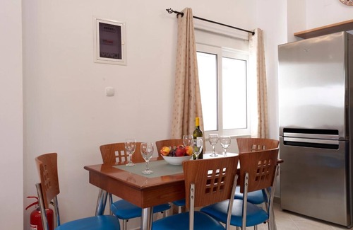 Haraki Casa | Apartment 'Mediterranean Retreat' with Sea View, Wi-Fi and Air Conditioning