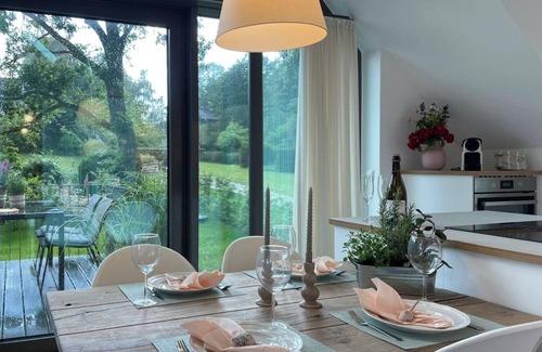 Eckernfoerde Apartamento | Apartamento 'Meerzeit' con vistas al mar, balcón y Wi-Fi