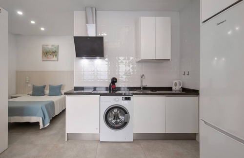 Jardin de la Abadia Apartamento | Apartment 'Mendoza Loft Málaga' with Wi-Fi and Air Conditioning