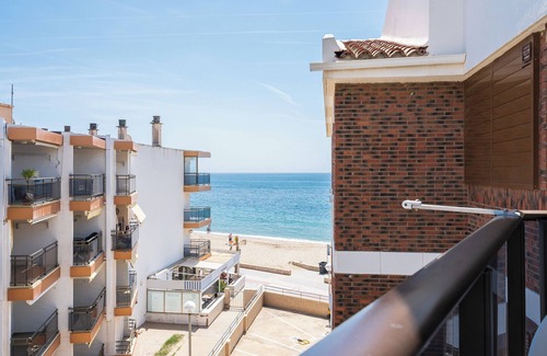 Vilafortuny Apartamento | Apartamento "Mexico I" en primera línea de playa con terraza, aire acondicionado y Wi-Fi