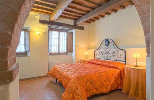 Barberino Tavarnelle Apartamento | Apartment Michelangelo by Interhome
