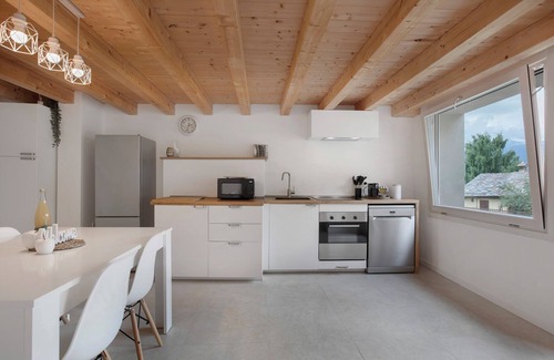 Aymavilles Apartamento | Apartamento 'Millet Ozein' con vistas a la montaña, terraza común y Wi-Fi
