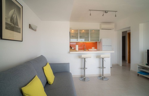 Es Pujols Apartamento | Apartamento 'Mirada I' con vistas despejadas, Wi-Fi y aire acondicionado