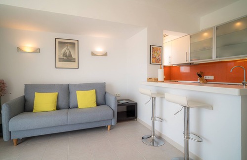 Es Pujols Apartamento | Apartamento 'Mirada I' con vistas despejadas, Wi-Fi y aire acondicionado