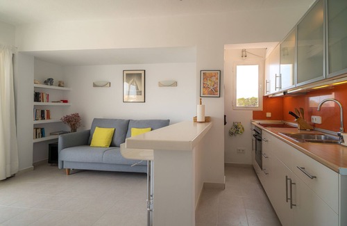 Es Pujols Apartamento | Apartamento 'Mirada I' con vistas despejadas, Wi-Fi y aire acondicionado