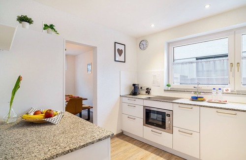 Calmbach Apartamento | Apartamento 'Mit Wintergarten' con terraza privada, jardín privado y Wi-Fi