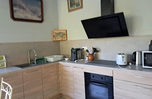 Carla-de-Roquefort Cabaña | Apartment 'Moulin Ariège' with Mountain View, Private Garden and Air Conditioning