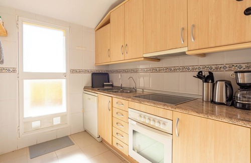 Fuengirola Apartamento | Apartamento 'Modern Penthouse' con vistas al mar, Wi-Fi y aire acondicionado