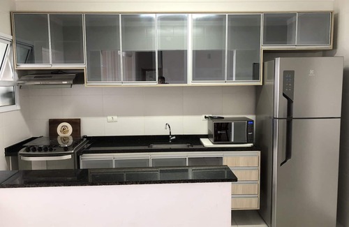 Mongagua Apartamento | Apartamento Mongaguá Frente al mar Centro 2 habitaciones 1 suite 86 mts.