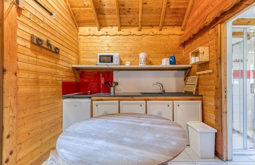 Vaulnaveys-le-Bas Apartamento | Apartamento 'Narcisse' con vistas a la montaña, Wi-Fi y aire acondicionado