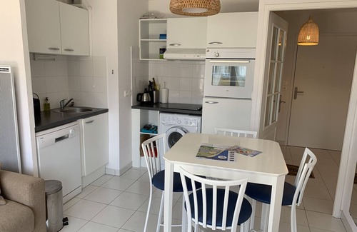 Fort-Mahon-Plage Apartamento | Apartamento cerca de la playa con estacionamiento y balcón