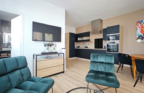 Royan Apartamento | Apartment Near market- 6 pers. 2 bedrooms- air conditioning- parking