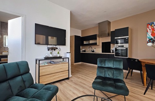 Royan Apartamento | Apartment Near market- 6 pers. 2 bedrooms- air conditioning- parking