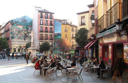 Barrio de La Latina Apartamento | Apartamento junto Plaza Mayor, wifi gratis, aire acondicionado.